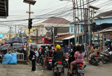 Lampu Lalu Lintas Tidak Berfungsi, Simpang 4 Pakjo Jadi Rawan Kemacetan Di Pagi dan Sore Hari  
