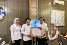 Kejari OKI Tuntaskan Kepatuhan BPJS Ketenagakerjaan Sektor Jasa Konstruksi, Terima Penghargaan