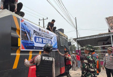 Kemarau Panjang, Polres OKI Bersama TNI dan BPBD Salurkan Air Bersih untuk Warga Jua-Jua dan sidakersa