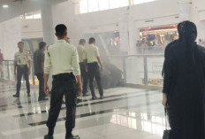 Eskalator PTC Mall Palembang Keluarkan Asap, Petugas Sigap Evakuasi dan Padamkan Sumber Asap
