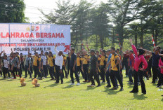 Olahraga Bersama Meriahkan Semarak Hari Bhayangkara ke-79 di Polres Ogan Ilir