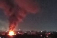 Kebakaran di 3 Ulu Palembang Senin Malam Api Membumbung Tinggi, Rumah Dua Lantai Jual Gas