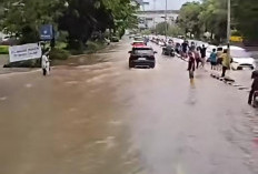 Diguyur Hujan Kota Palembang Banjir, Rendam Pemukiman, Mall Hingga Perkantoran Karena Air Lambat Surut