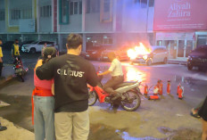 Diduga Korsleting, Mobilio Putih Terbakar di Parkiran OPI Mall, Pengunjung Panik