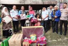 Pemkab Ogan Ilir Serahkan Bantuan untuk Keluarga David Becham, Penderita Tumor Kaki di Ulak Petangisan