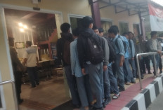 Dikira Tawuran, Belasan Pelajar Diamankan Saat Nonton 2 Siswa‘Adu Jotos’ Gegara Masalah Perempuan 