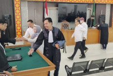 Usai Divonis Penjara, Agus Rizal Cs Terdakwa Korupsi Perkimtan Palembang Bersalaman dengan Jaksa