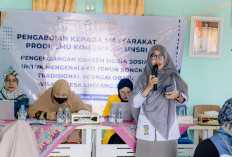 Tim Pengabdian FISIP Unsri Gelar Pelatihan Produksi Konten Media Sosial pada Pengrajin Tenun Songket