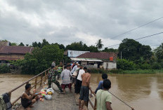 Debit Air Sungai Naik Babinsa Monitoring Desa Rawan Terdampak Banjir