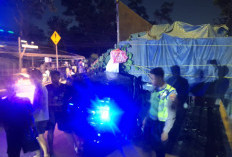 Lagi, Mobil Sigra Hantam Buntut Truk Parkir di Jalan Baypas Alang-Alang Lebar, Kondisi Sopir?