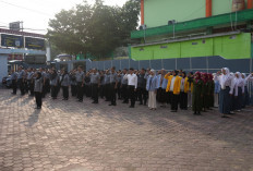 Tingkatkan Disiplin ASN, Apel Pagi Kemenkum Sumsel Apresiasi Pegawai Lulus Uji Kompetensi