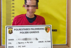 Buron Curanmor Terpantau Polisi, Saat Diciduk Dibalik Baju Terselip 2 Bilah Badik  