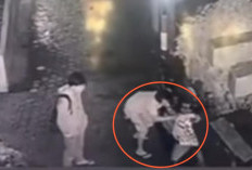 Aksi Curanmor di Palembang Terekam Kamera CCTV, Sibuk Bongkar Kunci Kontak, Pelaku Lain Santuy