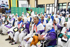 Kloter 19 Embarkasi Palembang Diberangkatkan, Jemaah Haji Diingatkan Jaga Paspor Masing-Masing