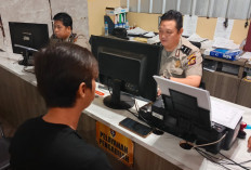 Antar Paket Handphone Pria Mengaku Dosen, Kurir Malah Tertipu Rp4,4 Juta 