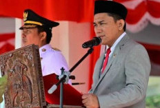Bupati Bertindak Sebagai Irup, Ketua DPRD Luwu Utara Bacakan Teks Proklamasi