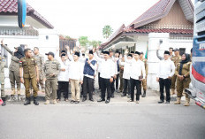 Calon Jemaah Haji Kabupaten OKI Kloter 14 Dilepas Wakil Bupati OKI Masuk Asrama Haji Palembang