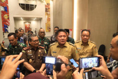 Gubernur Herman Deru Tegaskan Kesetaraan: Non-ASN Kini Bisa Kenakan Seragam Kuning Khaki