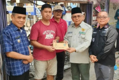 Wabup Ogan Ilir Didampingi Baznas, Serahkan Bantuan untuk Korban Kebakaran di Pemulutan