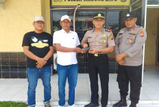 Wakili Warganya, Kades Embacang Ogan Ilir Serahkan Senpi Rakitan ke Polsek Tanjung Batu