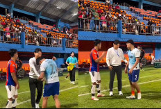 SALUT, Shin Tae yong Nonton Pratama Arhan vs Asnawi di Bangkok, Usai Laga Turun ke Lapangan Jumpa Kangen 