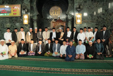Salat Idul Adha 1446 H di Masjid Darul Said, Sekda Palembang Serahkan Kurban 