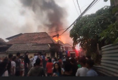 Sekitar 20 Rumah di Lorong Sabar 8 Ulu Hangus Terbakar!  