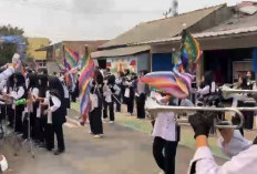 Semarakkan Penilaian Kampung Tertib Lalu Lintas Ogan Ilir, Marching Band SMAN 1 Indralaya Tampil Memukau
