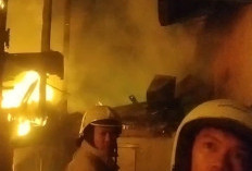 Sempat Terlelap Warga Palembang Ini Panik Lihat Api Membesar di Atap Rumah, Langsung Evakuasi Anak Istri 
