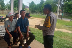 Sering Buka Lahan dengan Cara Dibakar, Bhabinkamtibmas Polsek Tanjung Batu Ogan Ilir Sambangi Warga