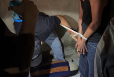 Heboh! Sabu 202 Gram Disembunyikan di Balik Jendela Dapur, Kakak Beradik di  Sanga Desa Muba Dibekuk Polisi