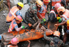 Subhanallah... 9 Hari Terjebak Dalam Lumpur, 2 Warga Nepal Berhasil Dievakuasi dengan Selamat