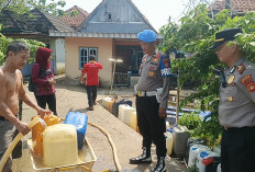 7.000 Liter Air Bersih Disalurkan ke Muba, 100 KK di Lumpatan II Terima Bantuan Polda Sumsel
