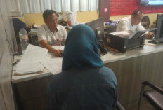 Tak Senang Ditegur Teman Sekerja, Pegawai Toko Ini Ajak Kakak Hajar Koleganya Sampai Memar  