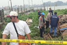 4 Gubuk Penikmat Narkoba di Tepian Sungai Musi Diratakan Ratusan Polisi