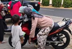 Ibu RT di Ponorogo Meninggal di Atas Sepeda Motor
