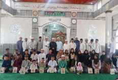 Gebyar 10 Muharram di Masjid Baiturrohman Tanjung Batu Ogan Ilir, Berikan Santunan 45 Kaum Dhuafa