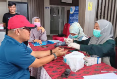 HUT ke-80 RI, Kanwil Kemenkum Babel Gelar Cek Kesehatan Gratis dan Bagikan Sembako untuk Masyarakat