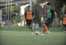 Materi Latihan Pekan ke-5 Sumsel United FC, Fokus Taktik dan Strategi Permainan, Susun Serangan dari Belakang 