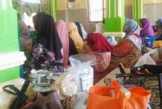 Makan Bersama Bawa Rantang di Masjid Peringatan Maulid Nabi di Desa Talang Pangeran OKI 
