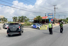 Kendaraan Padat pada H-1 Lebaran 2026, Satlantas Polres Ogan Ilir Alihkan Kendaraan Lewat Jalur Alternatif