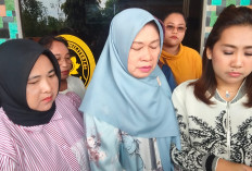 Ibunda Korban Menangis Dengar Kesaksian Rekan Anaknya, Kecewa Hakim Hanya Soroti SOP Penggerebekan Sabung Ayam
