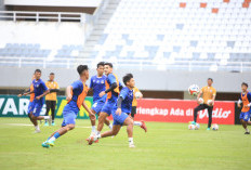 Coach Nil Isyaratkan Evaluasi Pemain Jelang Bursa Transfer, Realistis Capai Target 