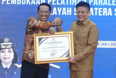 Pemkab OKU Timur Raih Piagam Penghargaan atas Dukungan Pembentukan Posbankum dan Pelatihan Paralegal