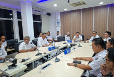 Pelindo Reg 2 Palembang dan TKBM Pelabuhan Boom Baru Bahas Mekanisme Identifikasi Bahaya dan Safety Briefing 