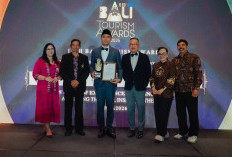 Kembangkan Wisata Agama, Menag Raih Penghargaan Bali Top Hospitality Leader in Religious Tourism Development