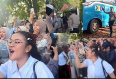 RICUH, Mahasiswa Unsri Diminta Turun Ikut Rasakan ‘Sengsara’ Jalan Kaki Masuk Kampus Indralaya
